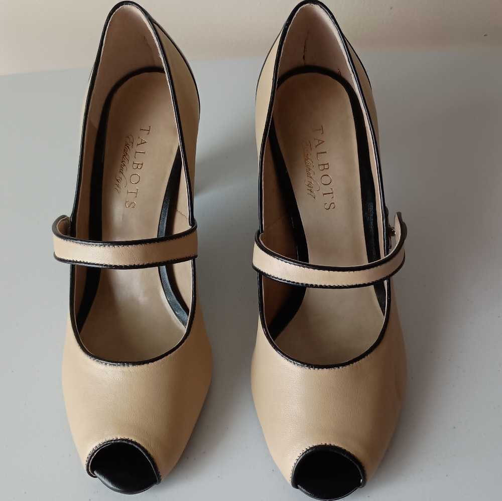 Talbots Womens Tan and Black Classic Mary Jane Pump Shoes‎  Preppy Size 7